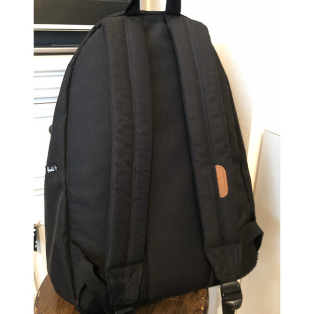 HERSCHEL(ハーシェル)のハーシェル リュック 黒 レディースのバッグ(リュック/バックパック)の商品写真