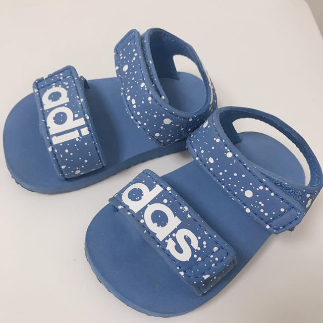 adidas(アディダス)のadidas originals サンダル ベビー キッズ キッズ/ベビー/マタニティのベビー靴/シューズ(~14cm)(サンダル)の商品写真