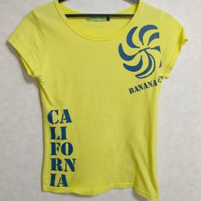 【さだこさま専用 】877*7 Tシャツ 綿 シンプル サラサラ 黄色 紺 レディースのトップス(Tシャツ(半袖/袖なし))の商品写真