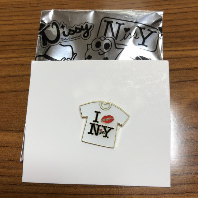 AAA(トリプルエー)のNissy ピンズ エンタメ/ホビーのタレントグッズ(ミュージシャン)の商品写真