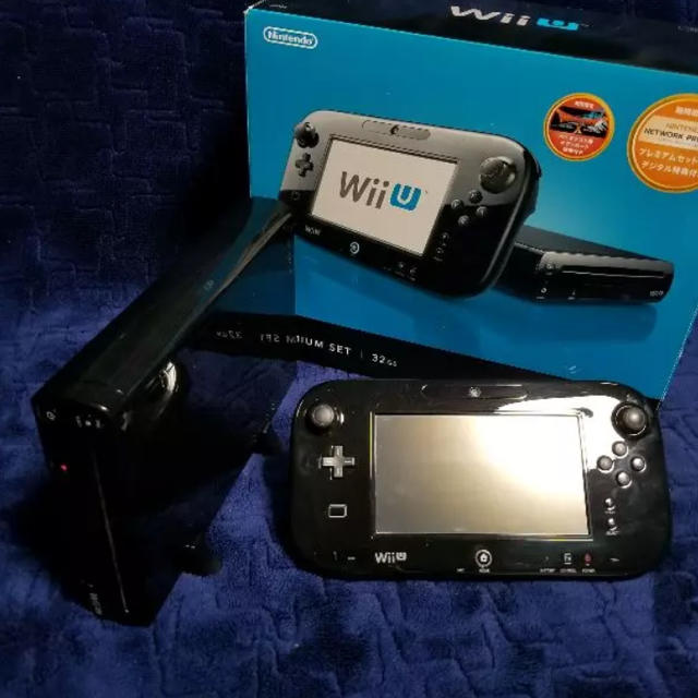 Wii U(ウィーユー)の【送料無料】WiiU本体 32GB・ソフト、リモコン、コントローラーセット エンタメ/ホビーのゲームソフト/ゲーム機本体(家庭用ゲーム機本体)の商品写真