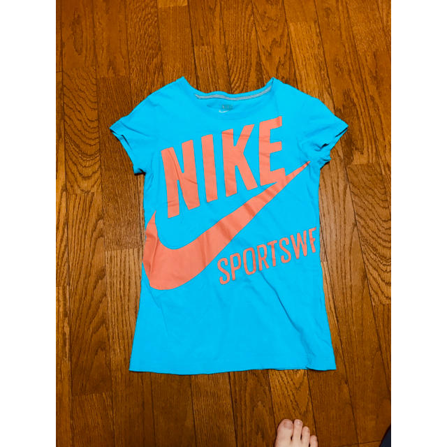 NIKE(ナイキ)のナイキ Tシャツ レディースのトップス(Tシャツ(半袖/袖なし))の商品写真