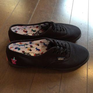 ヴァンズ(VANS)のVANS®  コラボ黒スニーカー(スニーカー)