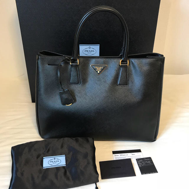 PRADA オレンジ フリル ハンドバッグ 極美品