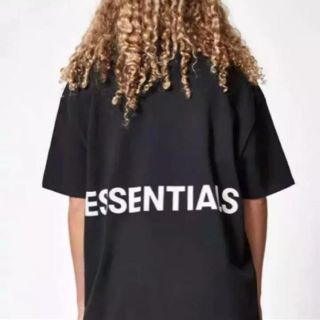 フィアオブゴッド(FEAR OF GOD)の新品 未使用 FOG ESSENTIALS Graphic T-Shirt (Tシャツ/カットソー(半袖/袖なし))