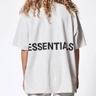 フィアオブゴッド(FEAR OF GOD)の新品 未使用 FOG ESSENTIALS Graphic T-Shirt  灰(Tシャツ/カットソー(半袖/袖なし))