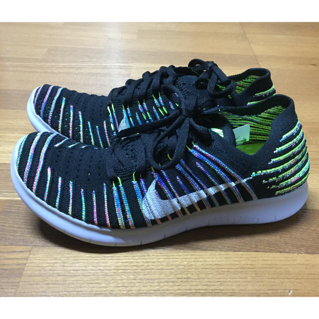 NIKE(ナイキ)の【0Tai0様専用】ナイキNIKE FREE RN FRYKNIT 23.5cm スポーツ/アウトドアのランニング(シューズ)の商品写真