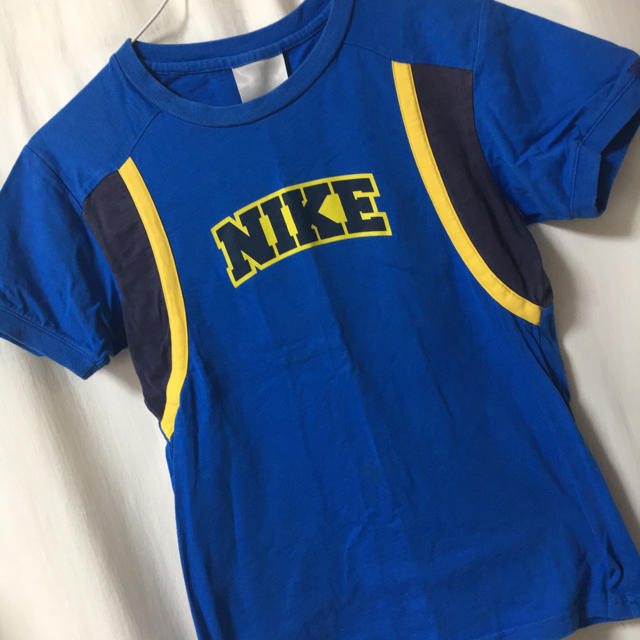 NIKE(ナイキ)のNIKEナイキジュニア130㌢ キッズ/ベビー/マタニティのキッズ服男の子用(90cm~)(Tシャツ/カットソー)の商品写真