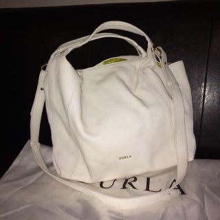 フルラ(Furla)のフルラ☺︎パンチングレザーバッグ(ショルダーバッグ)