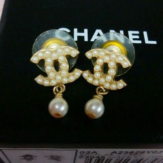 シャネル(CHANEL)のCHANEL(シャネル) ★ピアス ★ゴールド×アイボリーパール★ココマーク(ピアス)