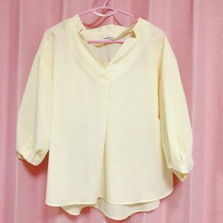 ナチュラルクチュール(natural couture)の後ろフリルブラウス(シャツ/ブラウス(長袖/七分))