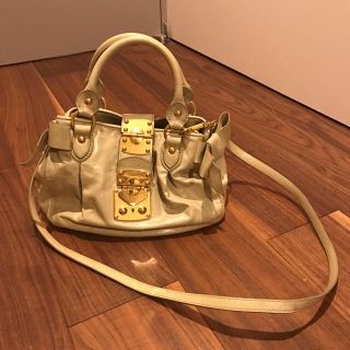 ミュウミュウ(miumiu)のミュウミュウ バッグ(ハンドバッグ)