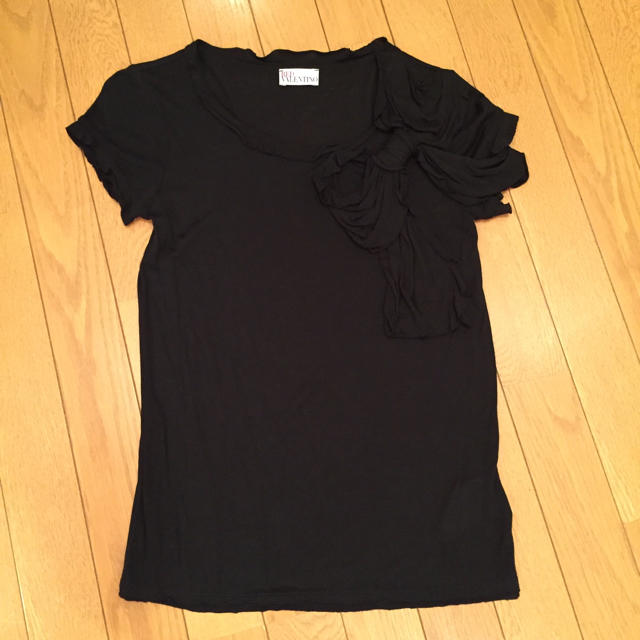 RED VALENTINO(レッドヴァレンティノ)の美品 RED VALENTINO 黒Tシャツ レディースのトップス(Tシャツ(半袖/袖なし))の商品写真