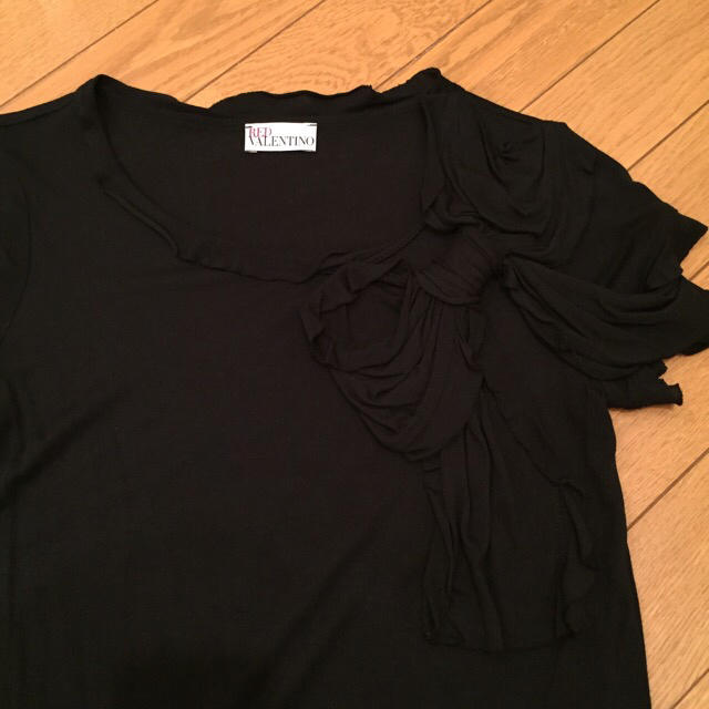 RED VALENTINO(レッドヴァレンティノ)の美品 RED VALENTINO 黒Tシャツ レディースのトップス(Tシャツ(半袖/袖なし))の商品写真