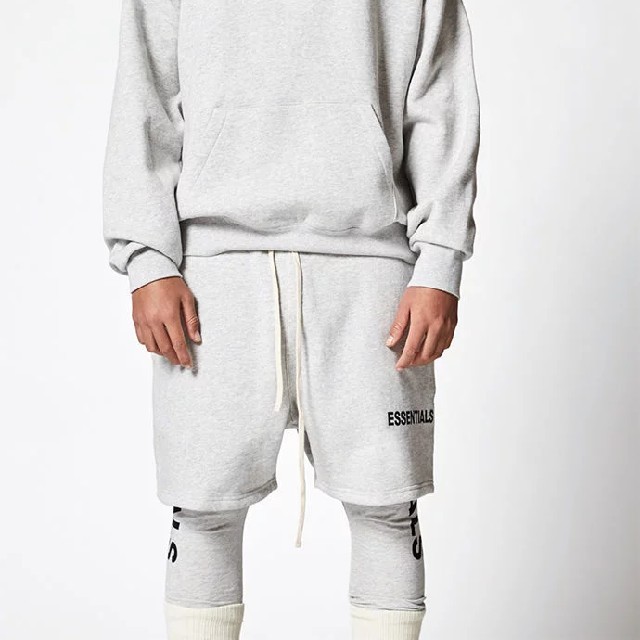 FEAR OF GOD(フィアオブゴッド)のFOG ESSENTIALS ショーツ メンズのパンツ(ショートパンツ)の商品写真