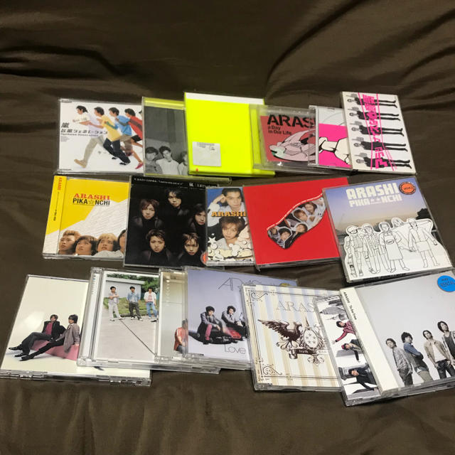 嵐(アラシ)の嵐 シングル まとめ売り 18枚 エンタメ/ホビーのタレントグッズ(アイドルグッズ)の商品写真