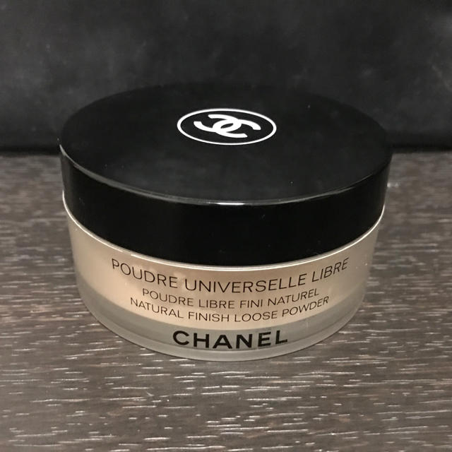 CHANEL プードゥル ユニヴェルセル リーブル