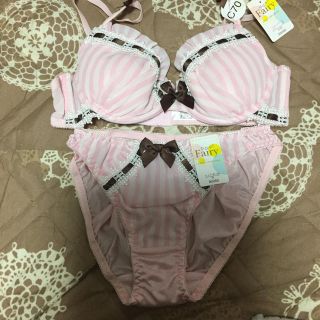 新品未使用  ブラジャー&ショーツセット(ブラ&ショーツセット)