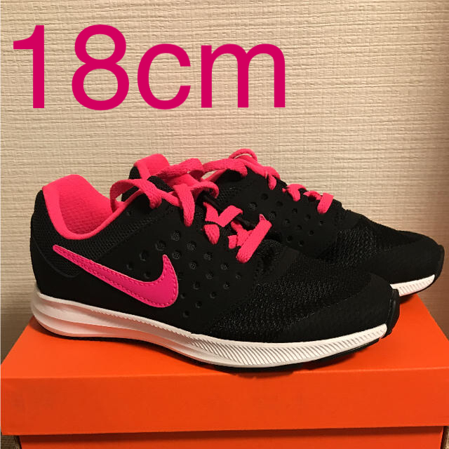 NIKE(ナイキ)のナイキ キッズ  シューズ 18cm♡ キッズ/ベビー/マタニティのキッズ靴/シューズ(15cm~)(スニーカー)の商品写真