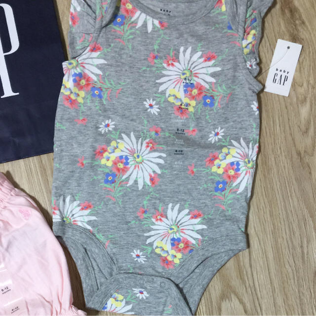 babyGAP(ベビーギャップ)のえりたん様専用ベビーギャップ 70 ロンパース 2点 パンツ2点 キッズ/ベビー/マタニティのベビー服(~85cm)(ロンパース)の商品写真