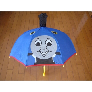 即購入可能●子供用耳付き傘・きかんしゃトーマス・雨の日が楽しくなりそう・新品・未(傘)