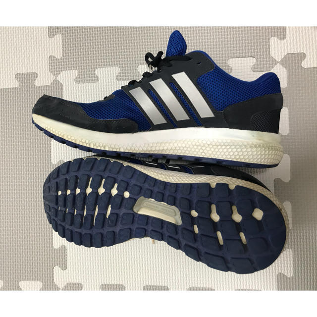 adidas(アディダス)のアディダス、スニーカー、軽量 メンズの靴/シューズ(スニーカー)の商品写真