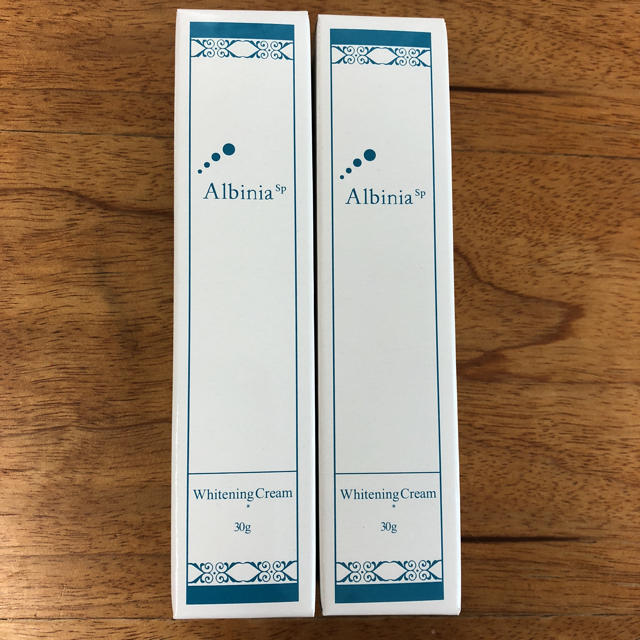 アルバニア ホワイトニングクリーム コスメ/美容のスキンケア/基礎化粧品(フェイスクリーム)の商品写真
