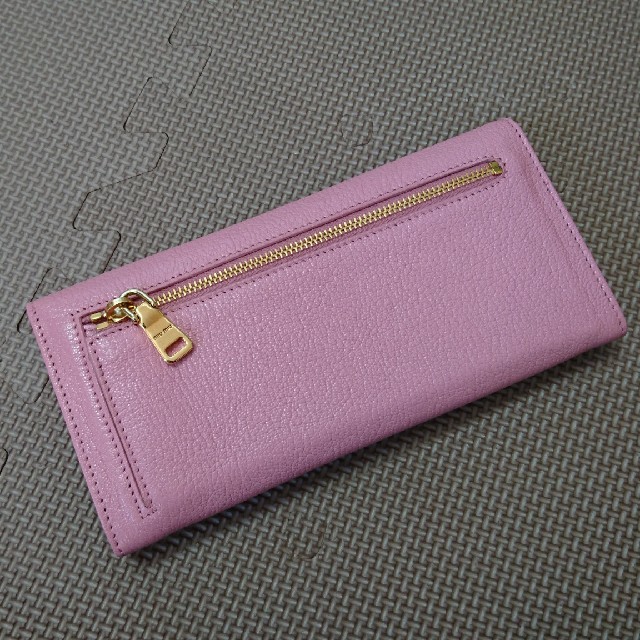 miumiu ピンク色財布 新品未使用 箱付き