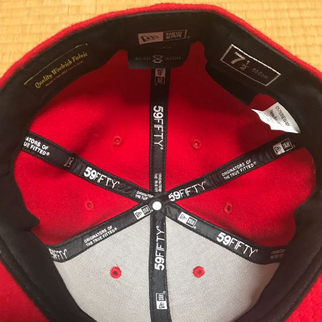 Supreme(シュプリーム)のsupreme new era cap red 59.6 7 1/2 メンズの帽子(その他)の商品写真