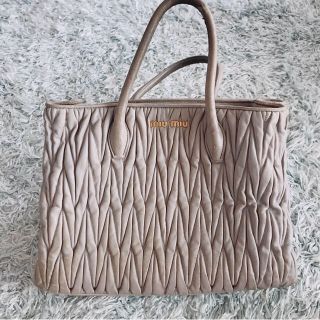 ミュウミュウ マトラッセ（グレー/灰色系）の通販 41点 | miumiuを買う