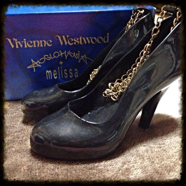 Vivienne Westwood(ヴィヴィアンウエストウッド)のVivienne パンプス レディースの靴/シューズ(ハイヒール/パンプス)の商品写真