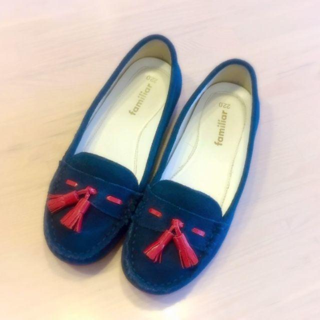 familiar(ファミリア)のファミリア22cm☆タッセルモカシン☆BLUE&RED美品です☆☆ キッズ/ベビー/マタニティのキッズ靴/シューズ(15cm~)(ローファー)の商品写真