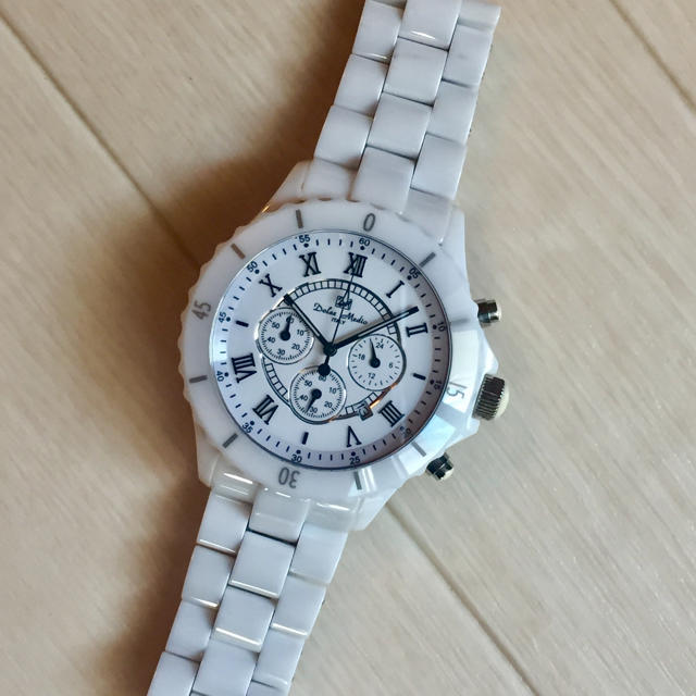 伊製 ドルチェメディオ ホワイト白セラミック腕時計 シャネルJ12 レディースのファッション小物(腕時計)の商品写真