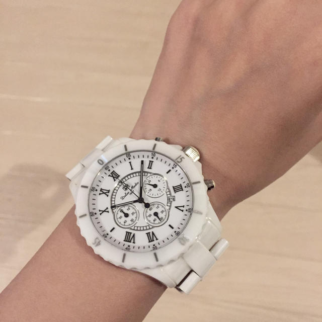伊製 ドルチェメディオ ホワイト白セラミック腕時計 シャネルJ12 レディースのファッション小物(腕時計)の商品写真