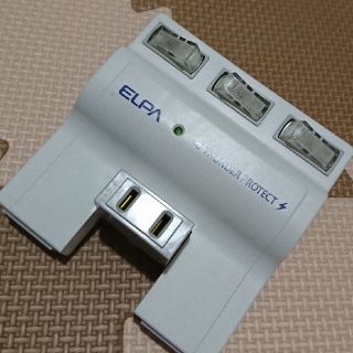 美品☆３個口電源タップ(その他)