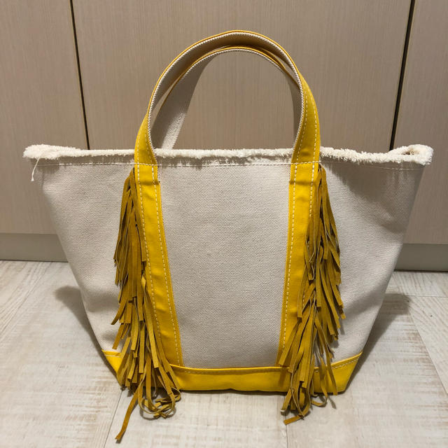 Drawer(ドゥロワー)のayako side fringe tote M yellow  レディースのバッグ(トートバッグ)の商品写真