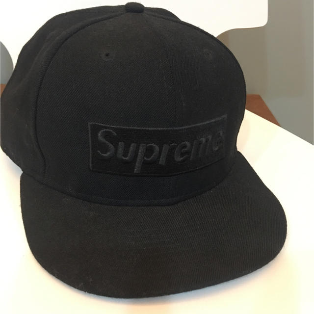 Supreme(シュプリーム)のmicさん専用 シュプリーム ニューエラ キャップ 63.5㎝ メンズの帽子(キャップ)の商品写真