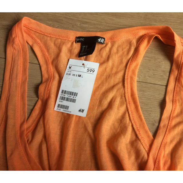 H&M(エイチアンドエム)の新品 送料無料 H&M タンクトップ   レディースのトップス(タンクトップ)の商品写真