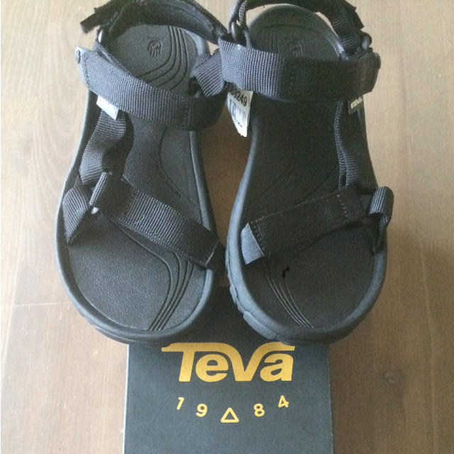 Teva(テバ)のTeva テバ ハリケーン スポーツサンダル  HURRICANE  24cm レディースの靴/シューズ(サンダル)の商品写真