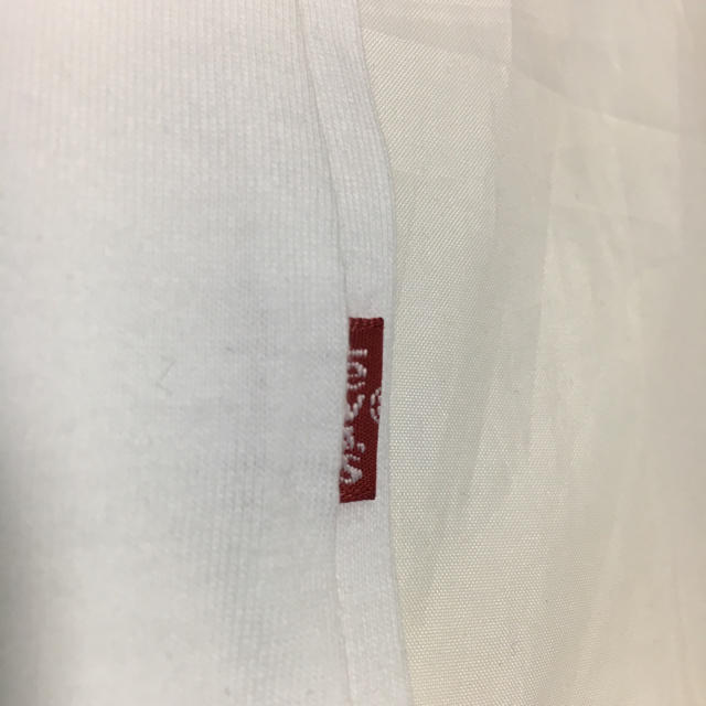 Levi's(リーバイス)のLevi's(リーバイス) Tシャツ メンズ ホワイト 白 LL/XL メンズのトップス(Tシャツ/カットソー(半袖/袖なし))の商品写真