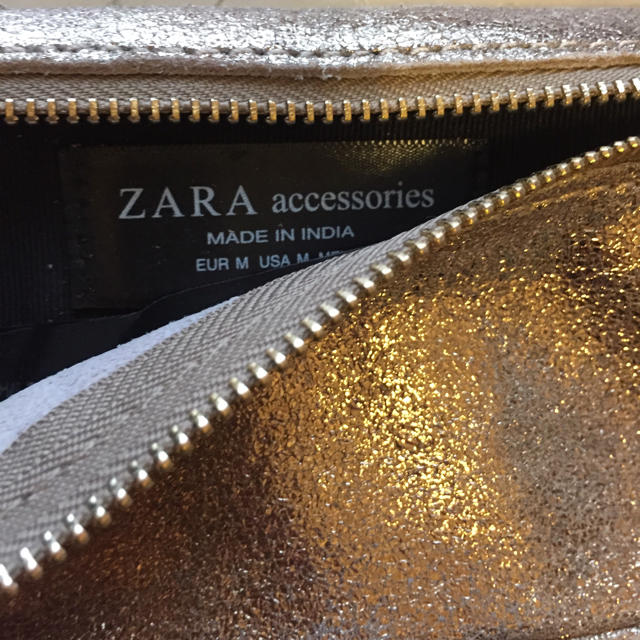 ZARA(ザラ)のZARA ザラ ゴールドミニポーチ お財布 小銭入れ  未使用品 レディースのファッション小物(ポーチ)の商品写真