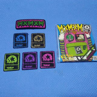 マジカルモッシュミスフィッツ(MAGICAL MOSH MISFITS)の『まむちゃん専用』MxMxM　ワッペン & ピンバッジ　セット(バッジ/ピンバッジ)