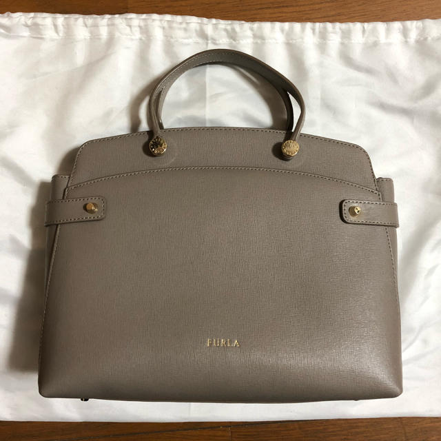 Furla(フルラ)の美品 フルラ AGATA グレージュ レディースのバッグ(ハンドバッグ)の商品写真