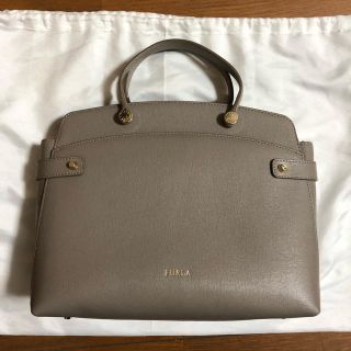 フルラ(Furla)の美品 フルラ AGATA グレージュ(ハンドバッグ)