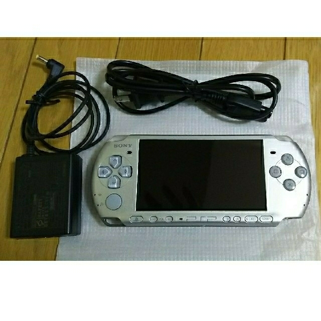 PlayStation Portable(プレイステーションポータブル)のPSP3000 エンタメ/ホビーのゲームソフト/ゲーム機本体(携帯用ゲーム機本体)の商品写真