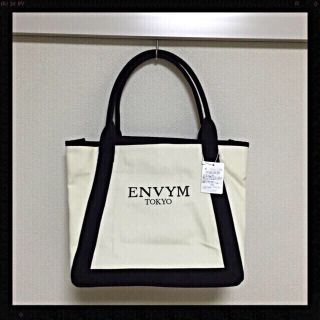 アンビー(ENVYM)のENVYM ロゴプリントキャンバスBAG(トートバッグ)