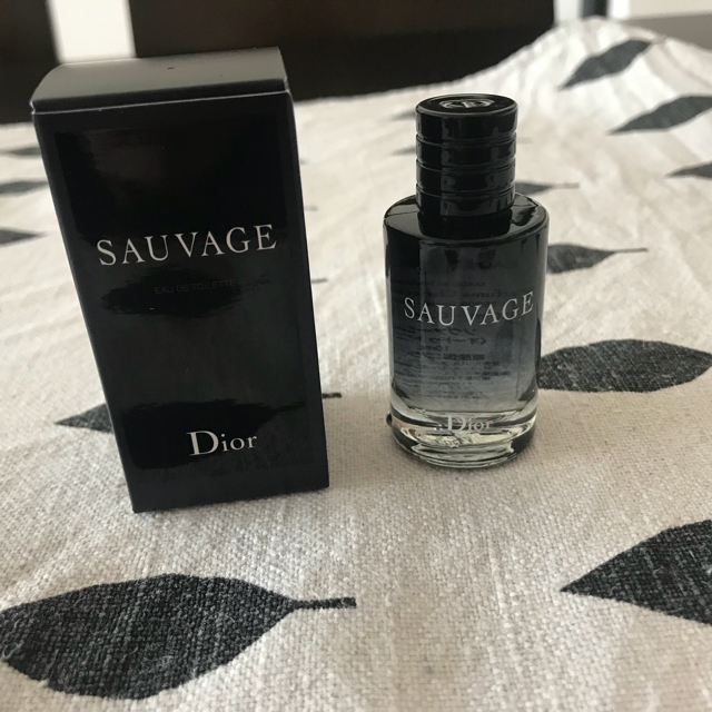 Dior 新品SAUVAGE ソヴァージュ 香水 10ミリ オードゥトワレ | フリマアプリ ラクマ