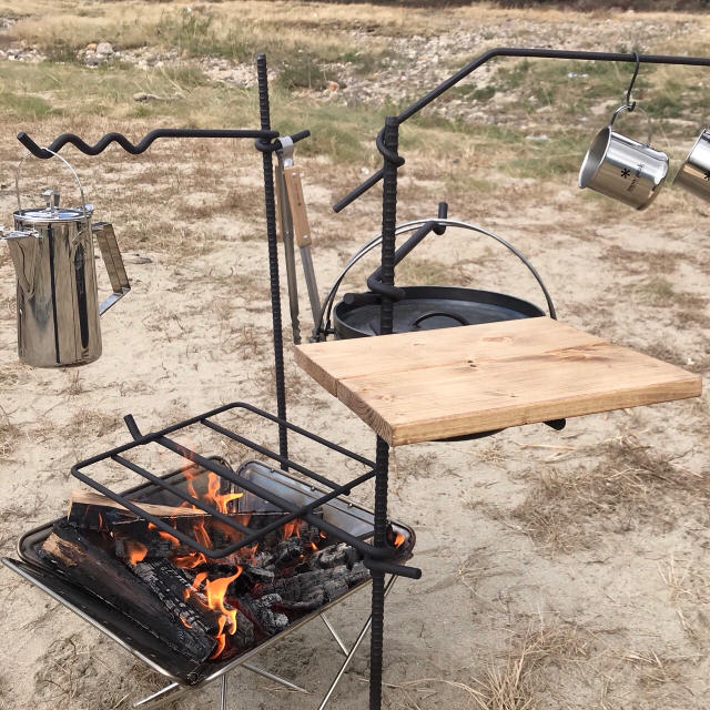 焚き火ハンガー キャンプ アウトドア ファイヤーハンガー 焚き火台 | フリマアプリ ラクマ