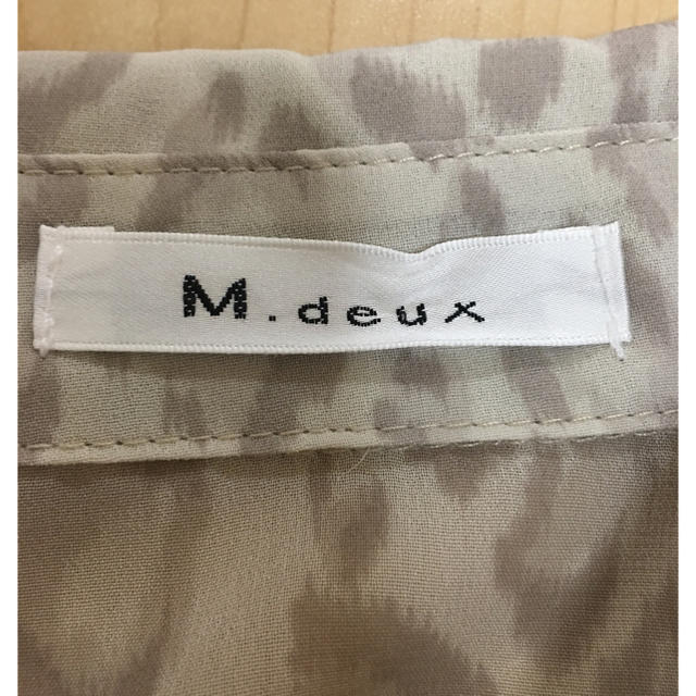 M.deux(エムドゥー)の新品 M. deux ヒョウ柄 ブラウス レディースのトップス(シャツ/ブラウス(長袖/七分))の商品写真