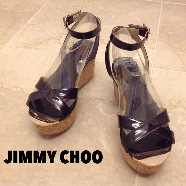 JIMMY CHOO(ジミーチュウ)のジミーチュウ JIMMY CHOO  サンダル ネイビー パテント 36  新品 レディースの靴/シューズ(サンダル)の商品写真